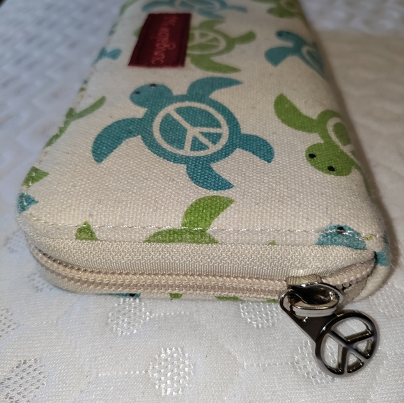Bungalow 360 sea turtle zip wallet - Picture 6 of 6